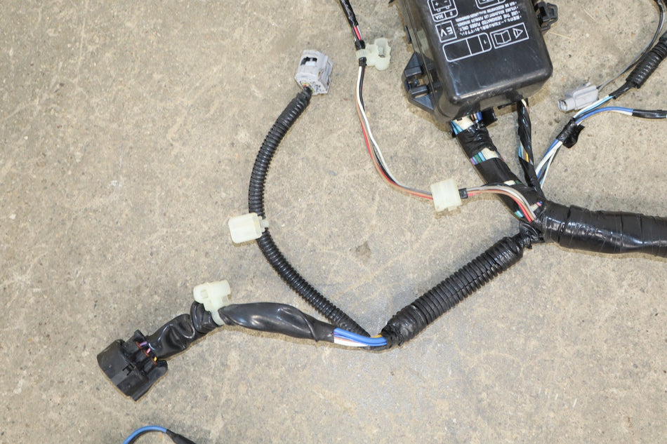 2012 Mitsubishi i-MiEV SE L Electric Engine Fuse Box