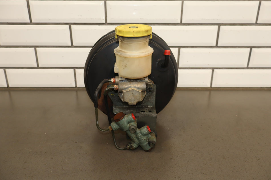 1998-2002 Isuzu Trooper Brake Booster W/ Master Cylinder OEM