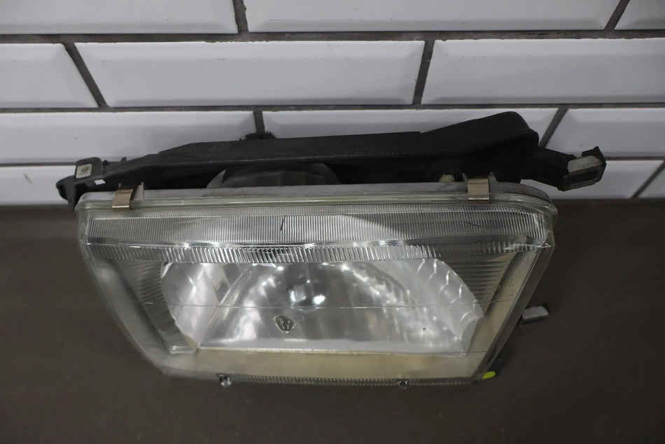 1999-2002 Toyota 4Runner Right Headlamp 8111035320