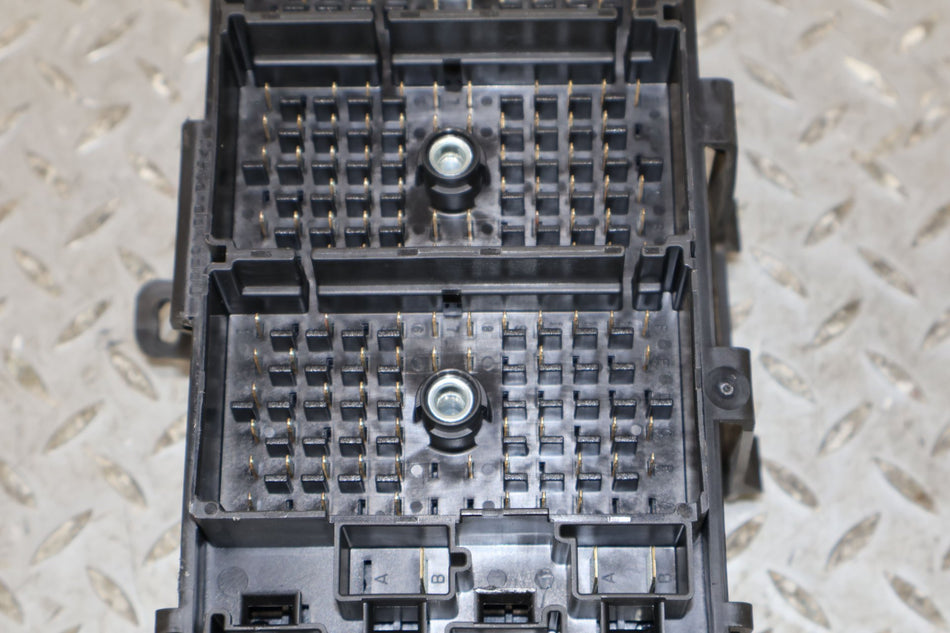 97-04 Chevy C5 Corvette Cabin Fuse Box 19300118
