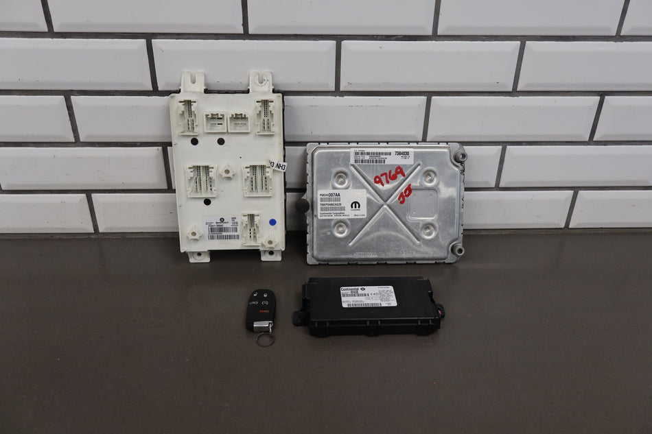2016 Dodge Charger Scat Pack 6.4 PCM BCM Key RF Hub Set 68243307AA