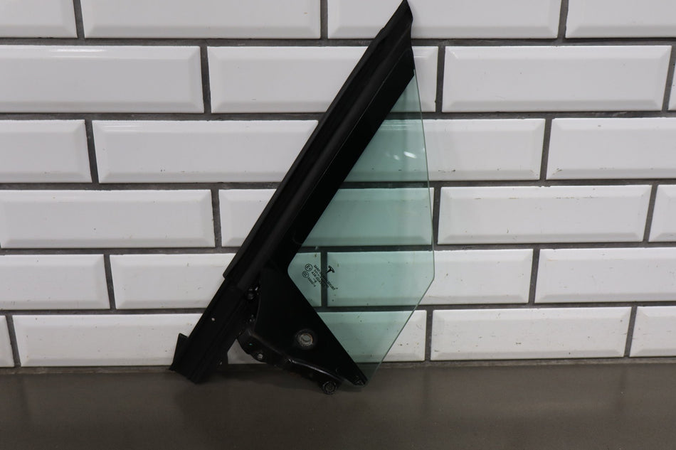 16-25 Tesla Model X Front Right Quarter Vent Door Window Glass RH 1055204-00-D