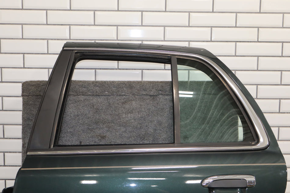 2003-2011 Ford Crown Victoria Left Rear Door aspen Green ( P5 )