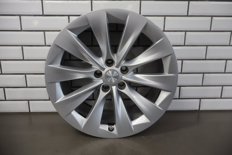 2016-2020 Tesla Model X OEM 20x9.5 Rear Wheel/Rim Slipstream 1027245-00-A