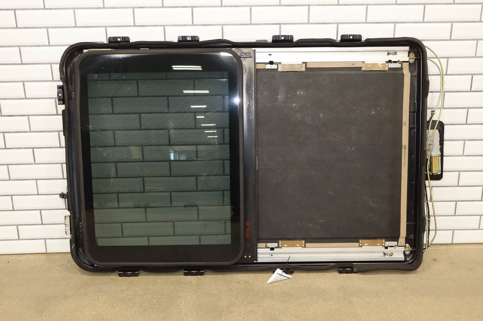1998-2002 Isuzu Trooper Sunroof Assembly - Tested Good