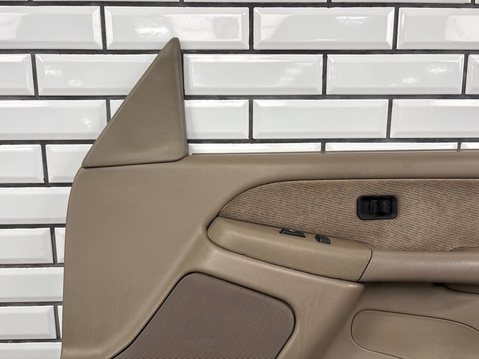 1999-2002 GMC Sierra Silverado GMT800 Right Front Door Trim Panel Neutral 52D