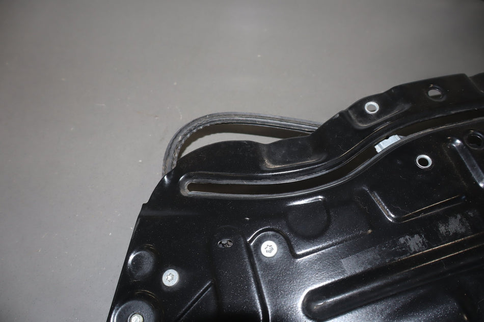 2003-2010 Volkswagen Beetle Convertible Right Quarter Window Glass/Regulator