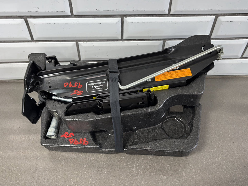 2011-2018 Porsche Cayenne Jack OEM