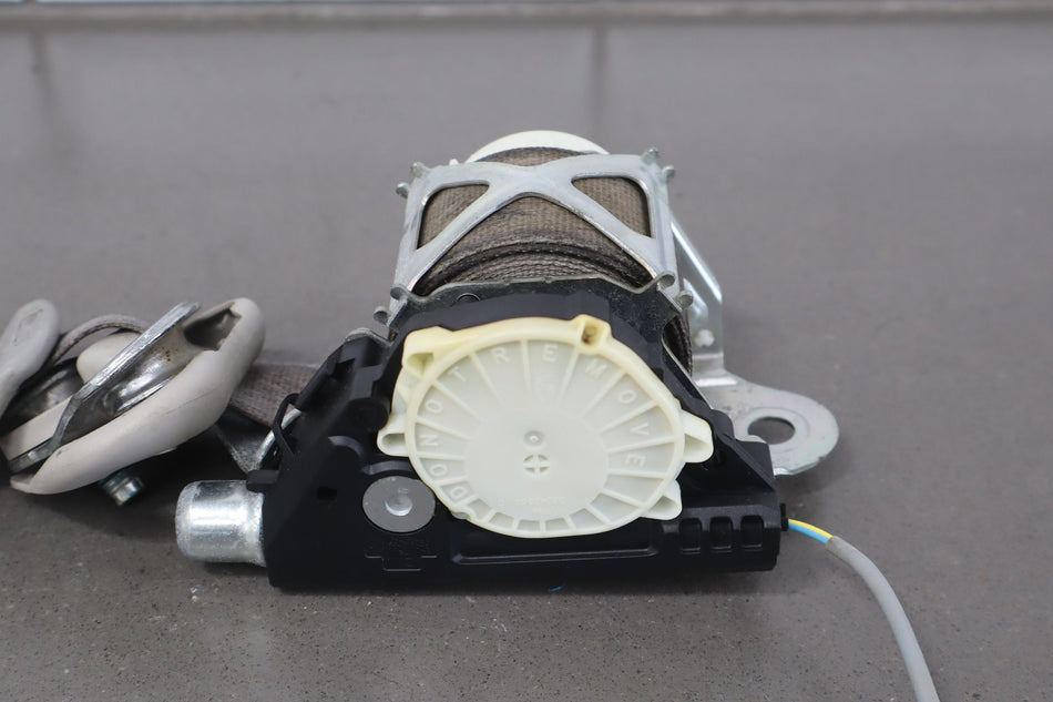 2010 Chevrolet Tahoe- Front Seat Belt