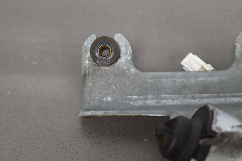 2003 Hummer H2- Rear Wiper Motor