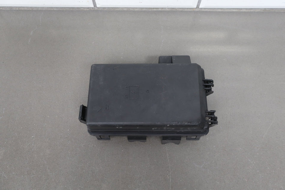 05-07 Chevy Corvette C6 Engine Fuse Box