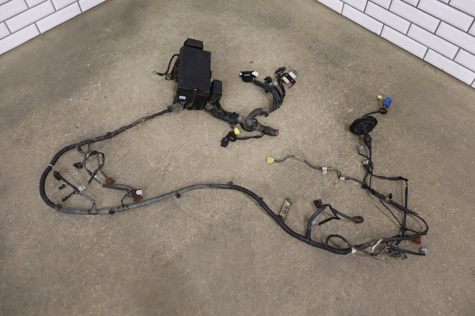 2005 Toyota 4Runner SR5 N210 4.7L Gasoline Engine Fuse Box-Harness Cut