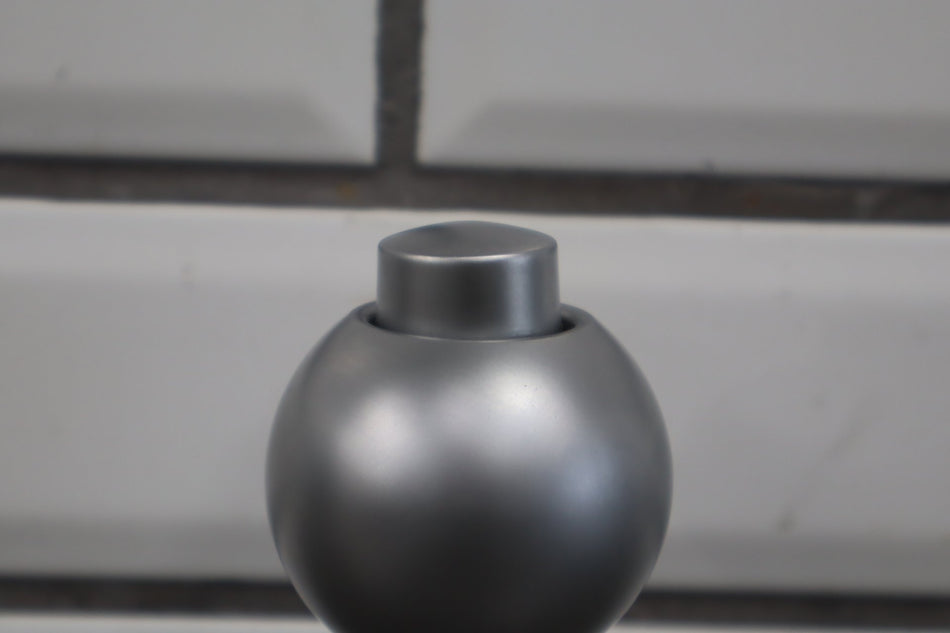 2003-2006 Chevrolet SSR Shift Knob