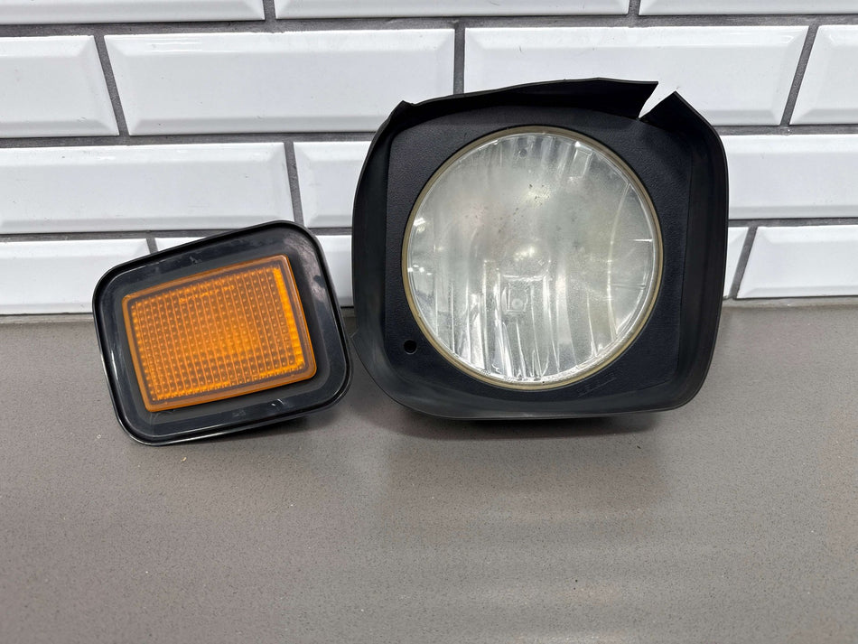 2003-2009 Hummer H2 Right Headlamp W/ Amber Marker 15269179