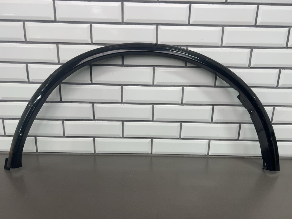 2020 Dodge Durango- QUARTER PANEL MOULDING