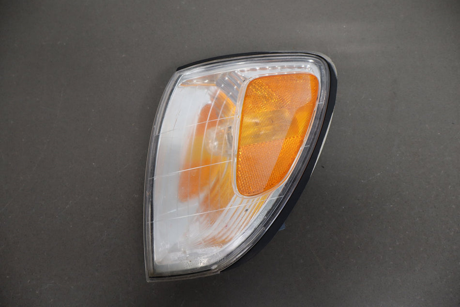 1998-2007 Lexus LX470 Left Front Lamp 8162060200 OEM