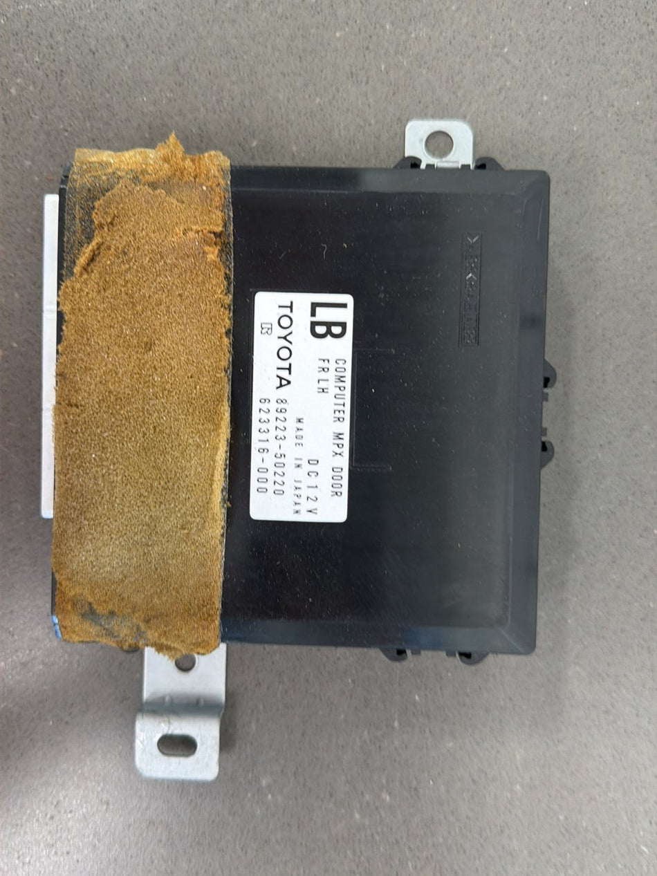 2004 Lexus LS430 Door Control Module 8922350220 OEM