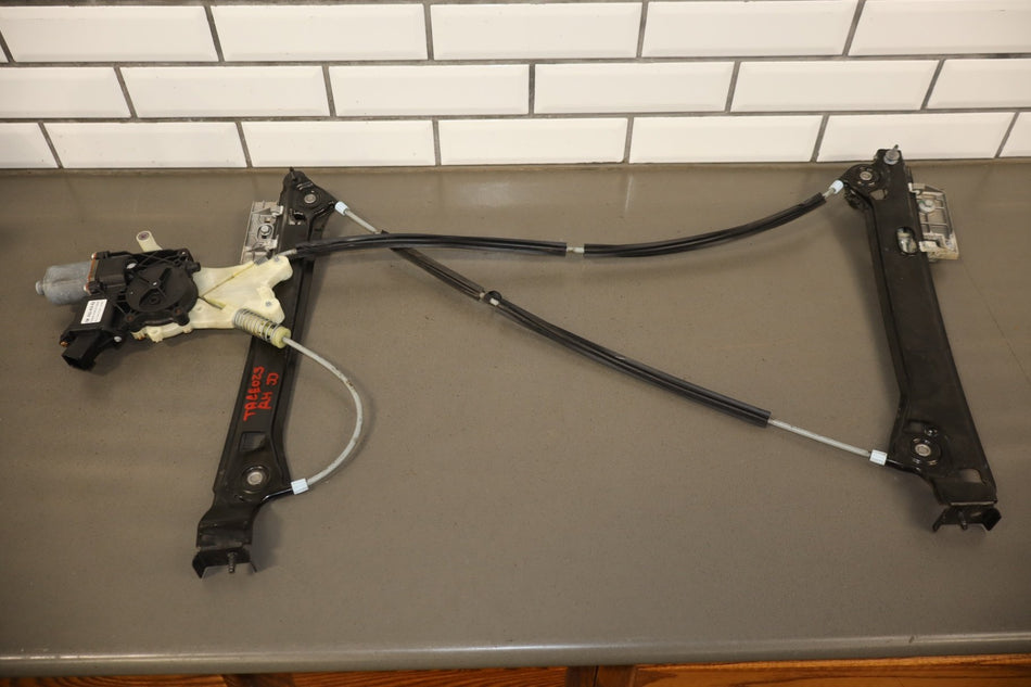 2010-2015 Chevrolet Camaro Right Front Door Regulator 92249760 OEM