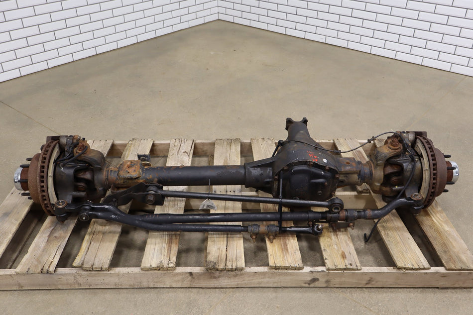 2002-2004 Ford F250 F350 Super Duty 4x4 3.73 Ratio Front Axle Assembly OEM