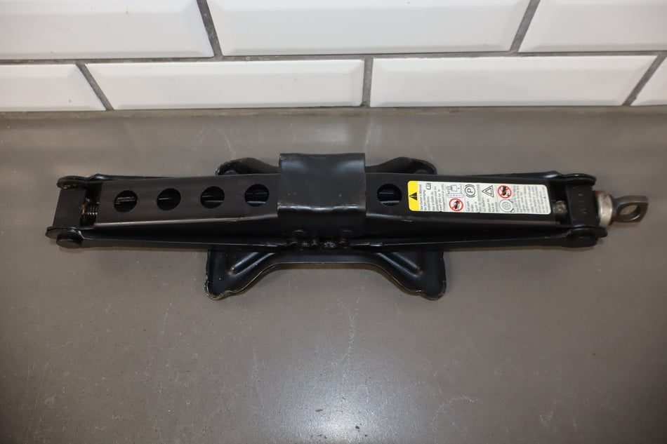 2008 Hummer H3 Jack OEM