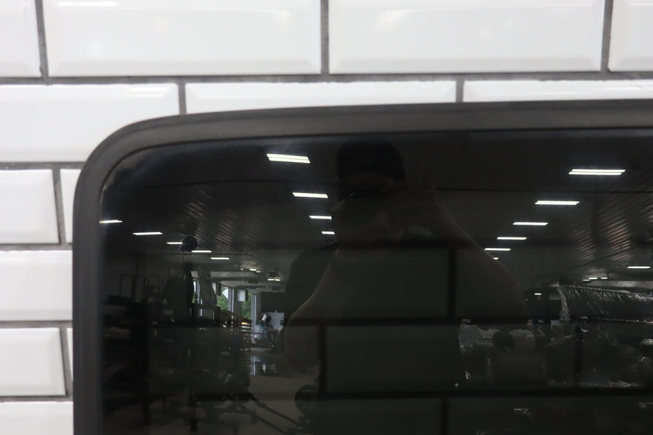 2003-2009 Hummer H2- Sunroof Glass Window 15781625