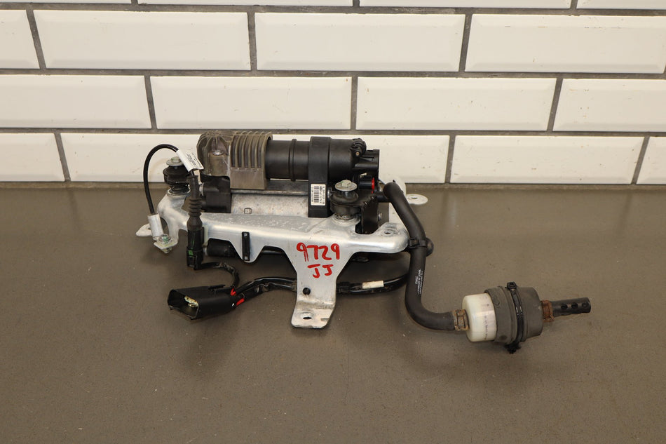 2012-2015 Tesla Model S MS Air Suspension Compressor Pump Unit w/ Bracket Assy