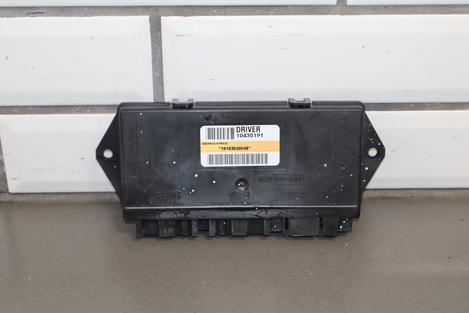 2000-2004 Chevrolet Corvette Driver Left Door Control Module 10342159