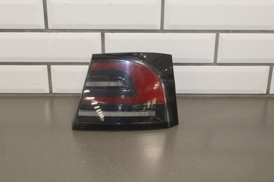 2022-2026 Tesla Model S Right RH Outer Tail Light 1563721-00-C OEM
