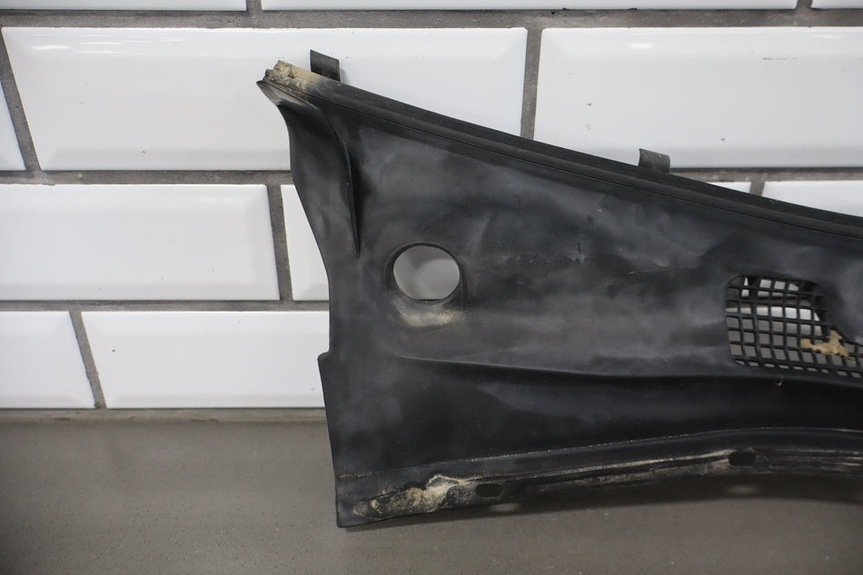 1996 Toyota Crown Cowl Vent Panel OEM Black Textured JZS151