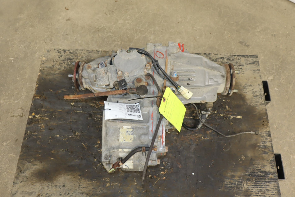 1995-1997 Toyota Land Cruiser Transfer Case 3613060790 OEM
