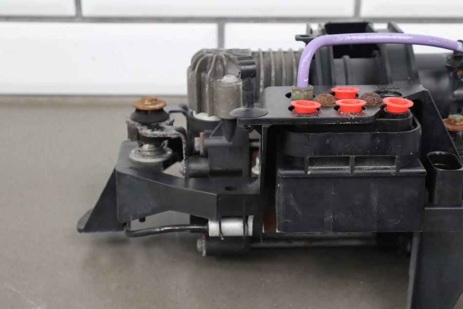 2012-2015 Tesla Model S MS Air Suspension Compressor Pump Unit w/ Bracket Assy