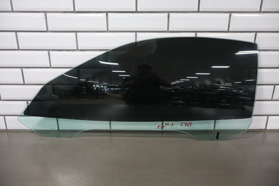 1997-2004 Chevrolet Corvette Left Front Door Window 10403190 OEM