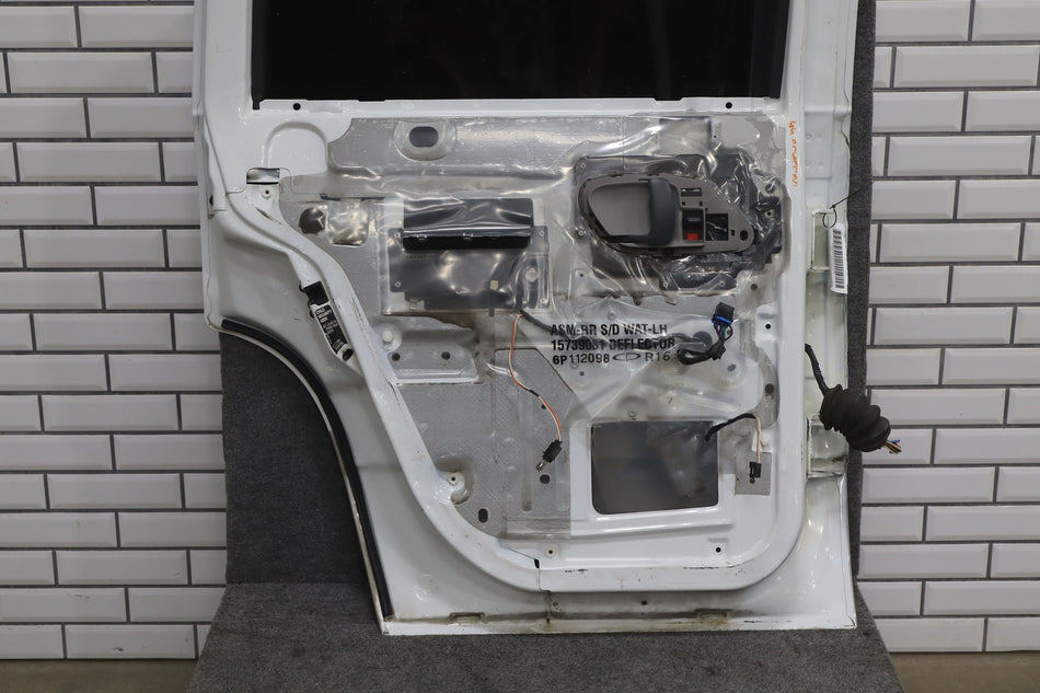 1999 Chevrolet Tahoe Left Rear Door White ( 50U )