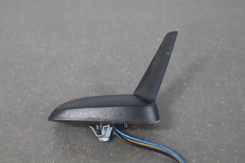 2003-2004 Hummer H2- Antenna PN: 15175079