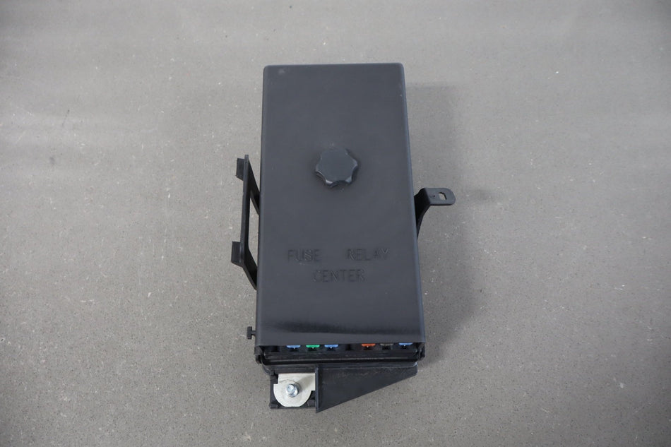 1997-2004 Chevrolet Corvette C5 Cabin Fuse Box 19300118