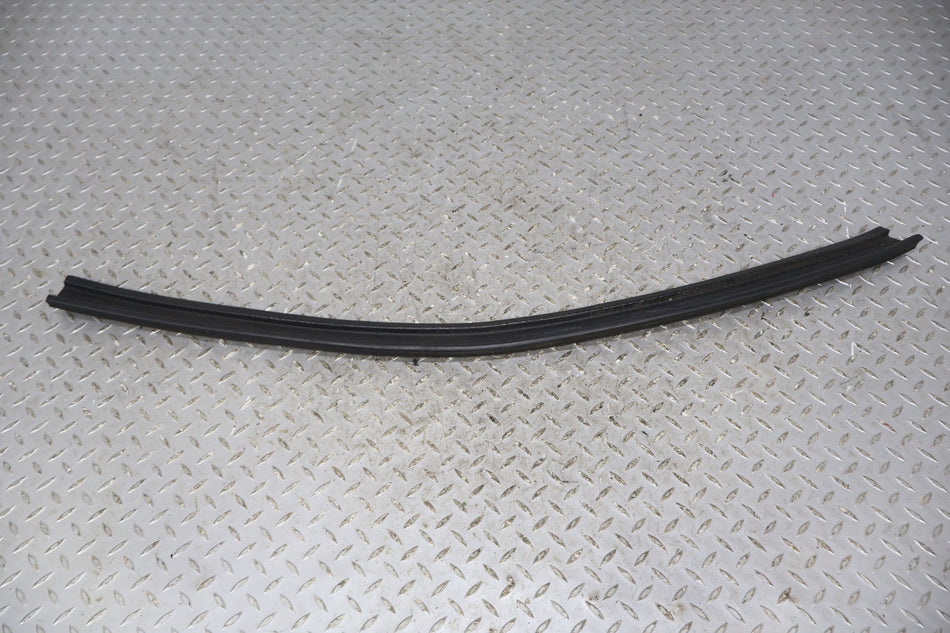 03-09 Hummer H2 Right Rear Door Weather Strip