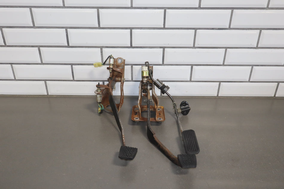 1988 Toyota Corolla GTS Manual Transmission Pedals OEM