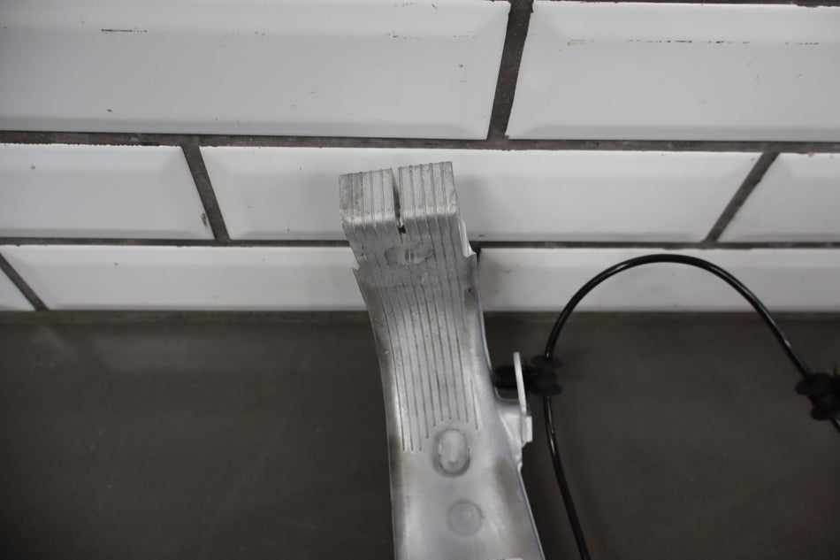 2022-2026 Tesla Model S Plaid Right Front Spindle