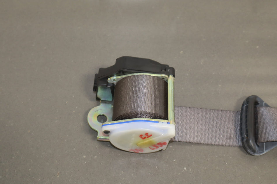 1997 Land Rover Range Rover HSE Right Rear Seat belt Lightstone