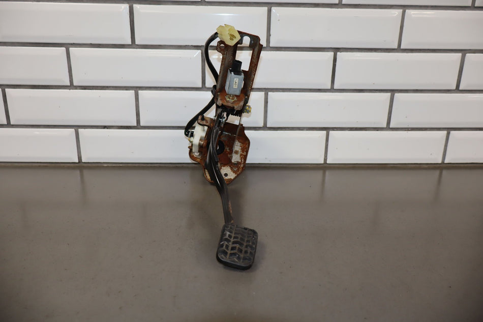 1995 Mazda MX-5 Miata Pedal Assembly OEM