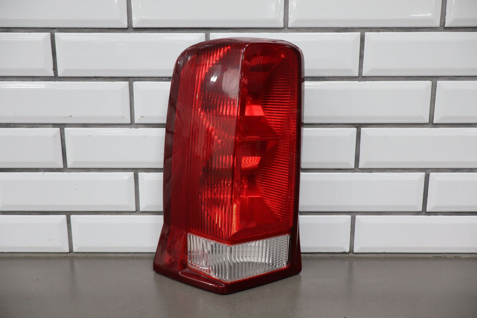 2003-2006 Cadillac Escalade Left Taillight 15044523 OEM
