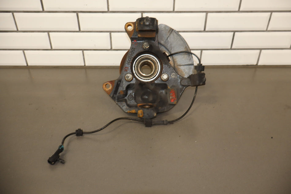 2002 Cadillac Escalade Luxury Left Front Spindle