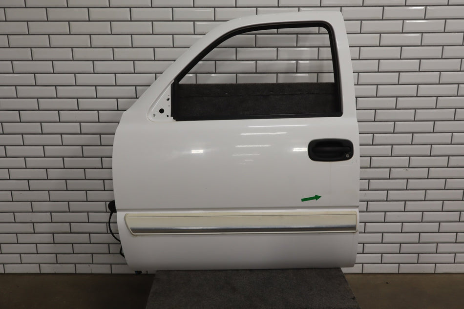 99-07 Chevy GMC Truck SUV GMT800 Left Front Door