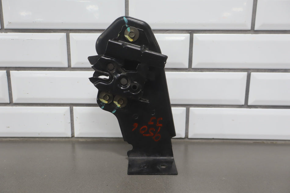 2003-2007 Hummer H2- Center Hood Latch, Cowl Mounted 15172382
