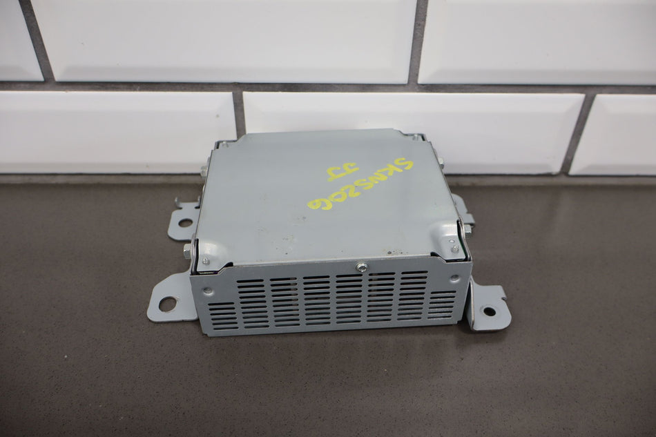 16-21 Nissan Titan XD DC to AC Power Inverter Assembly 283D09G0A