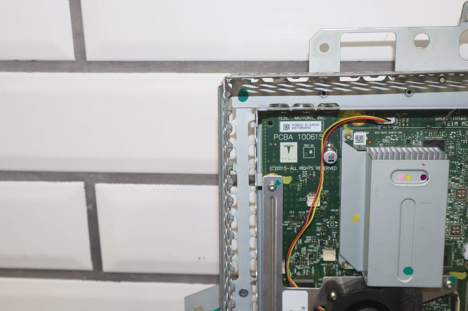 2017 Tesla Model S- MCU1 Media Control Unit Assembly Tested No Screen