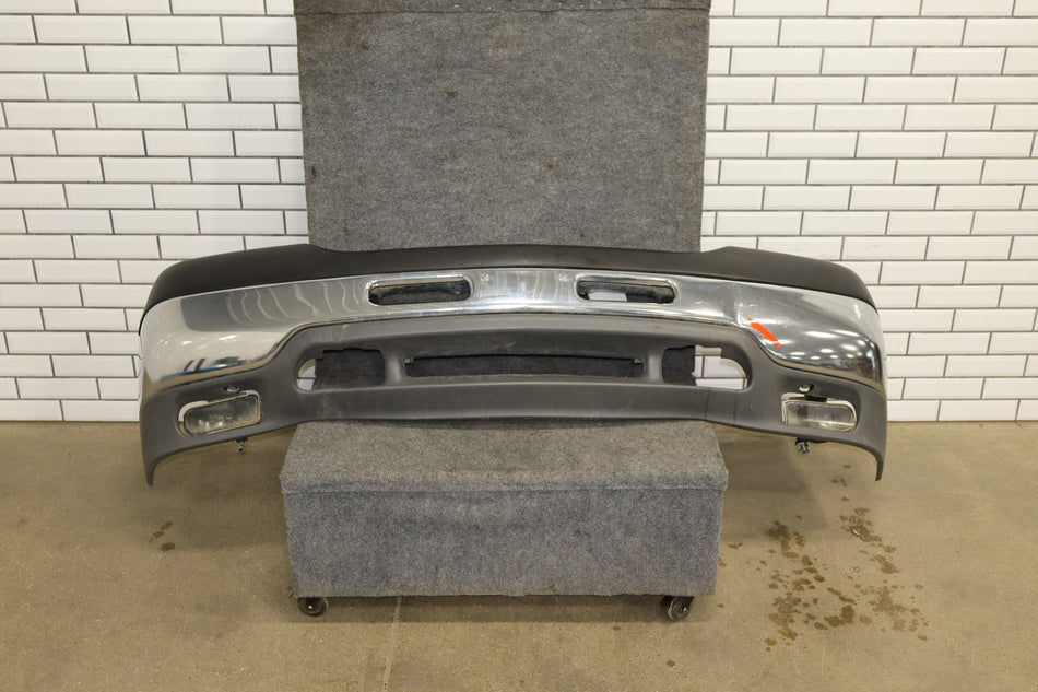 01-02 GMC Sierra 2500HD GMT800 Chrome Front Bumper Assembly OEM