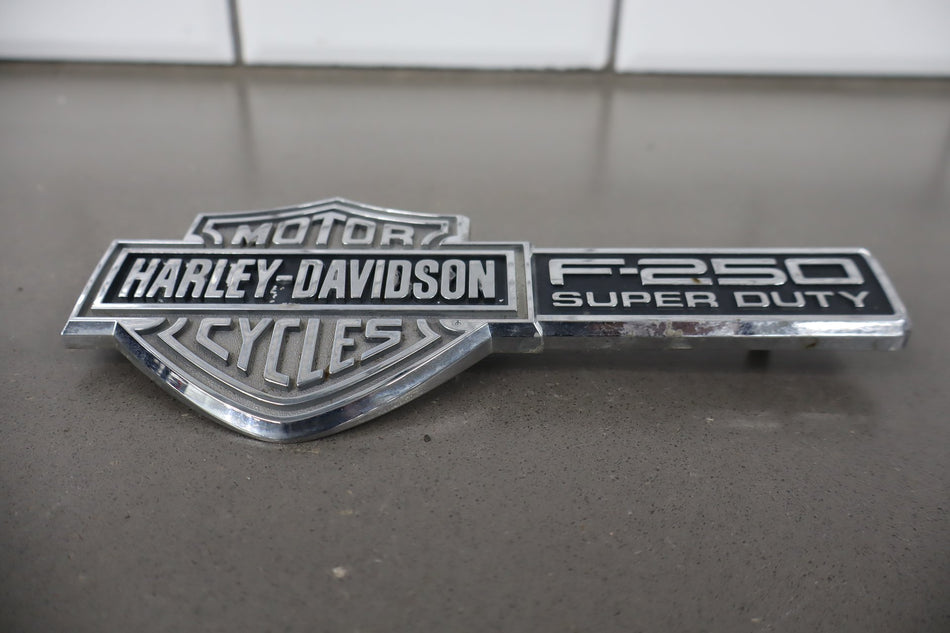 2004 Ford F-250 Super Duty Hatch Emblem