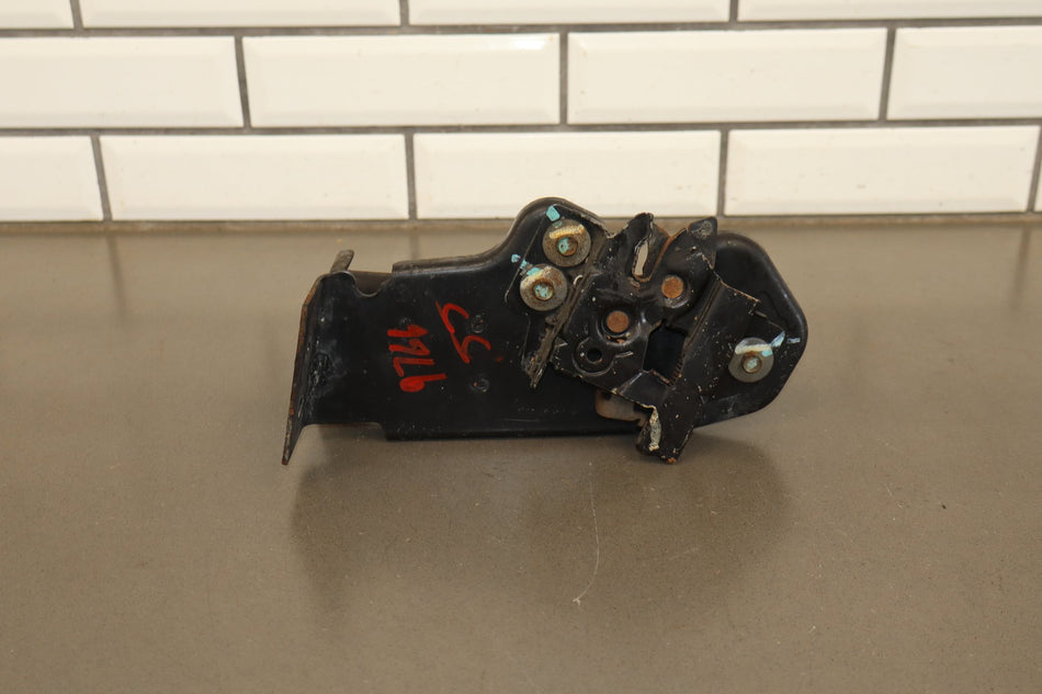 2003-2007 Hummer H2 - Center Hood Latch, Cowl Mounted 15172382