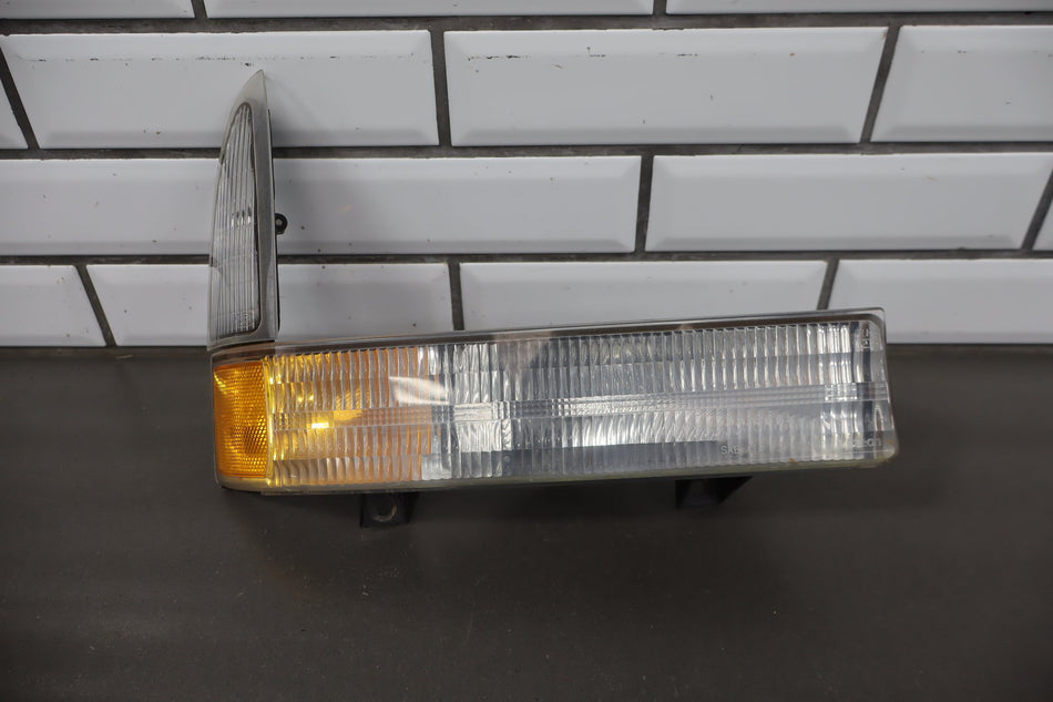 2003-2004 Ford F-250 Super Duty- Right Headlamp Assembly OEM
